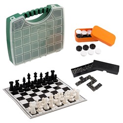 Настольная игра 3 в 1 "В дорогу": шахматы, домино, шашки (2 доски из картона 29х29 см)